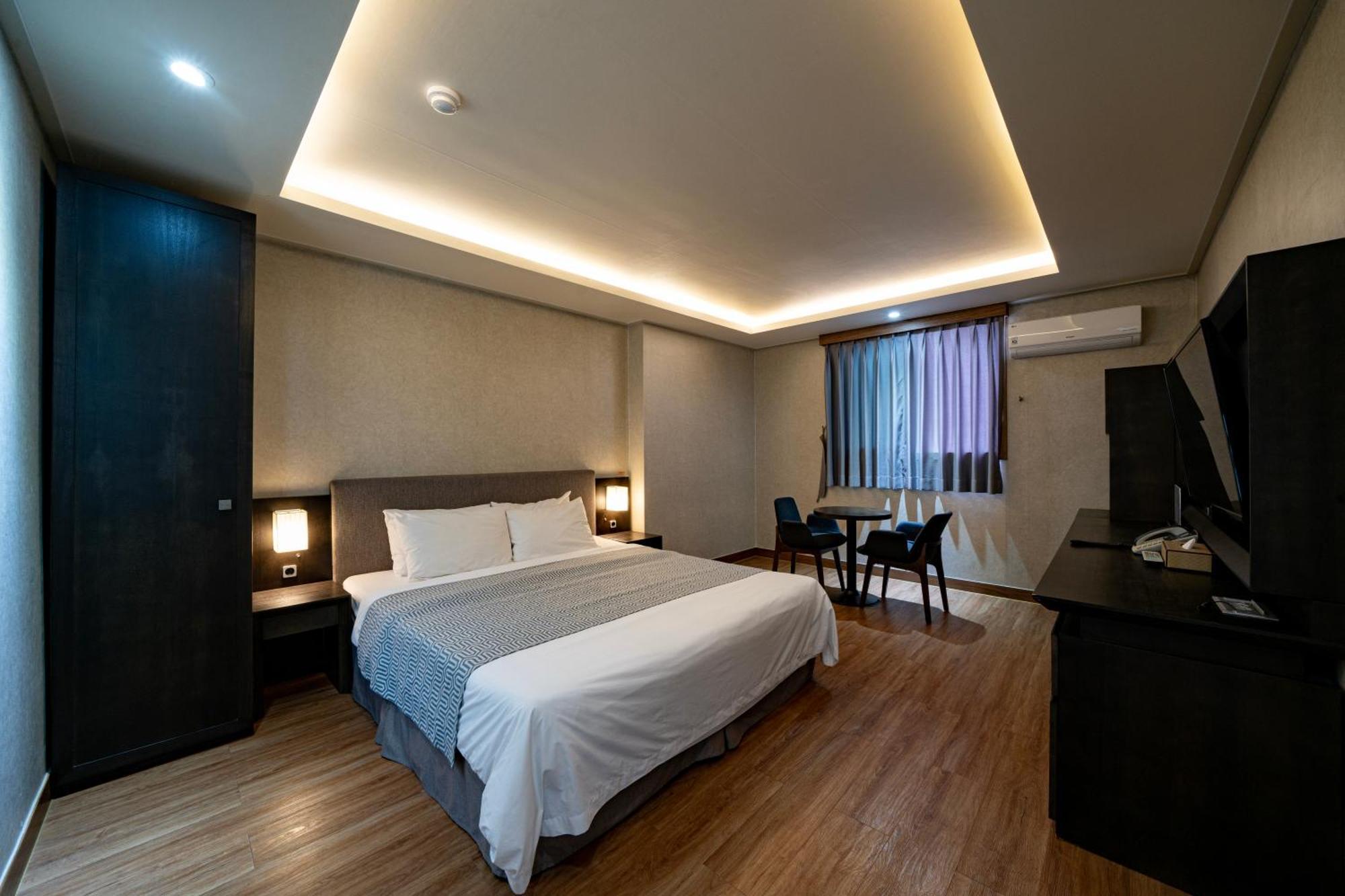 I-Check Hyunjin Hotel Тонхэ Экстерьер фото