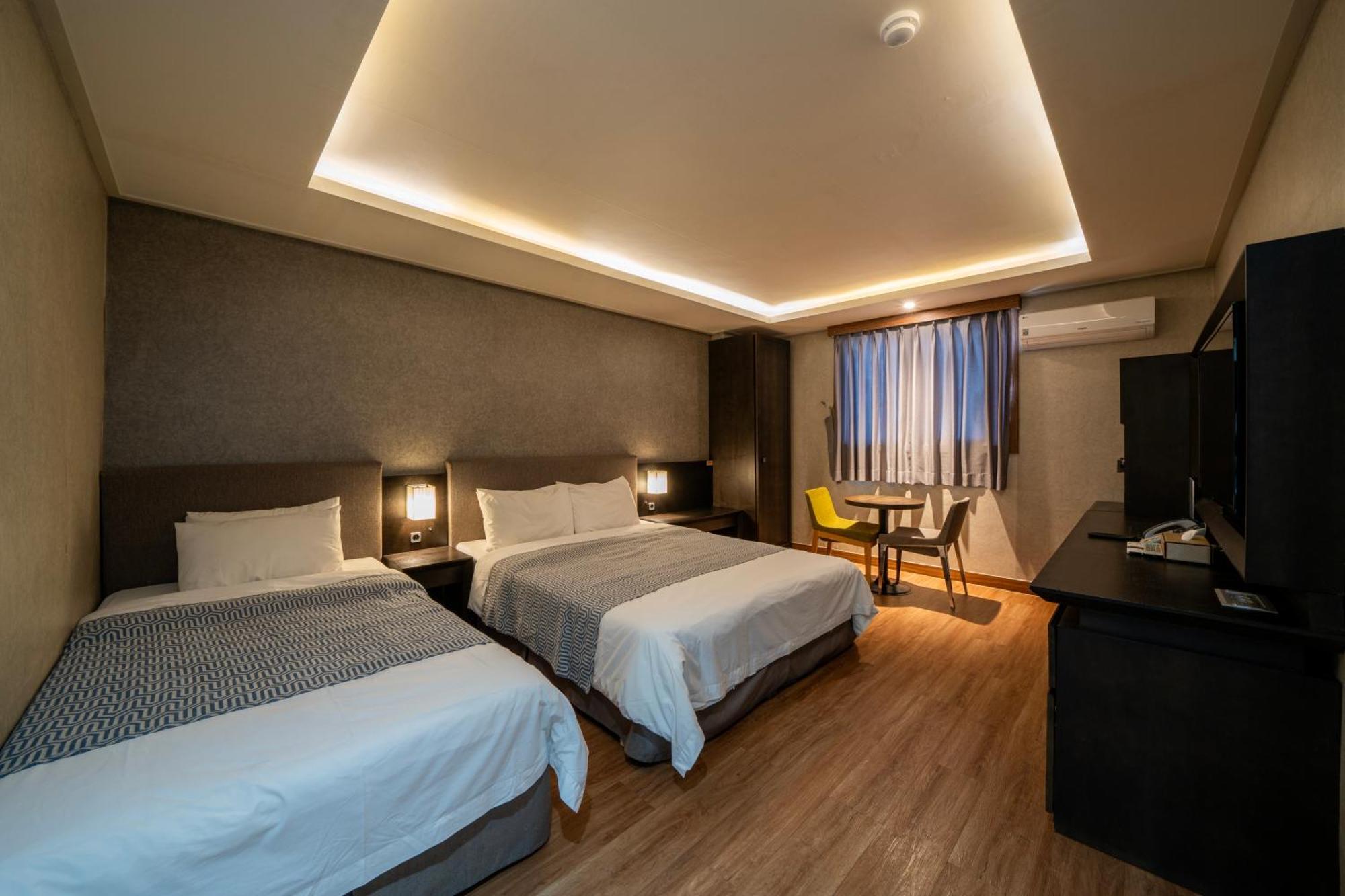 I-Check Hyunjin Hotel Тонхэ Экстерьер фото