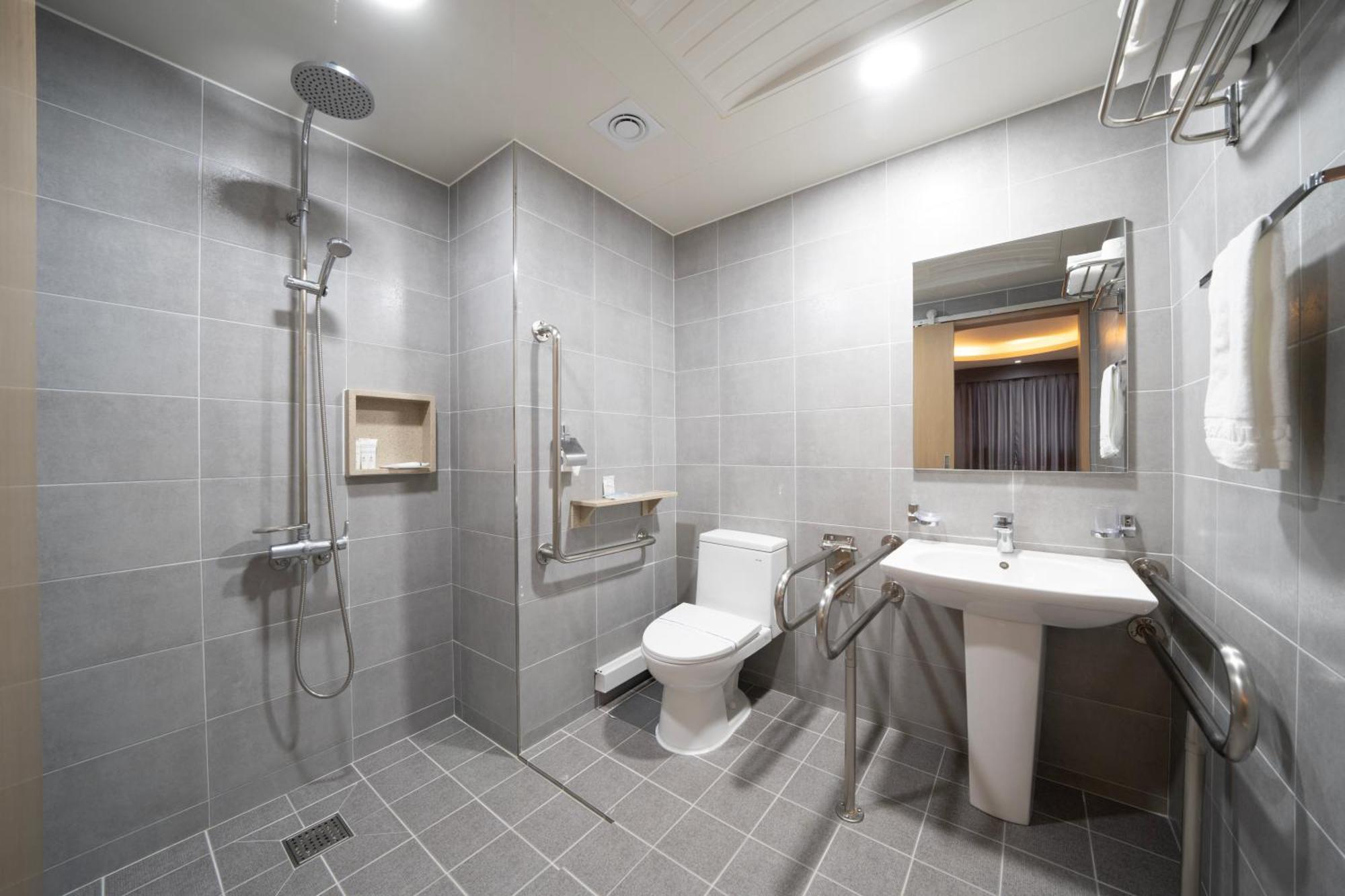 I-Check Hyunjin Hotel Тонхэ Экстерьер фото
