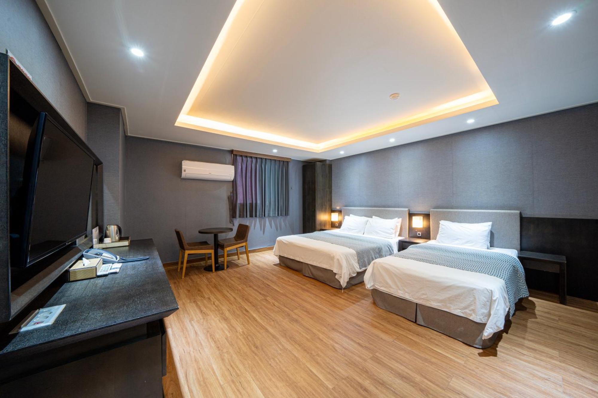 I-Check Hyunjin Hotel Тонхэ Экстерьер фото