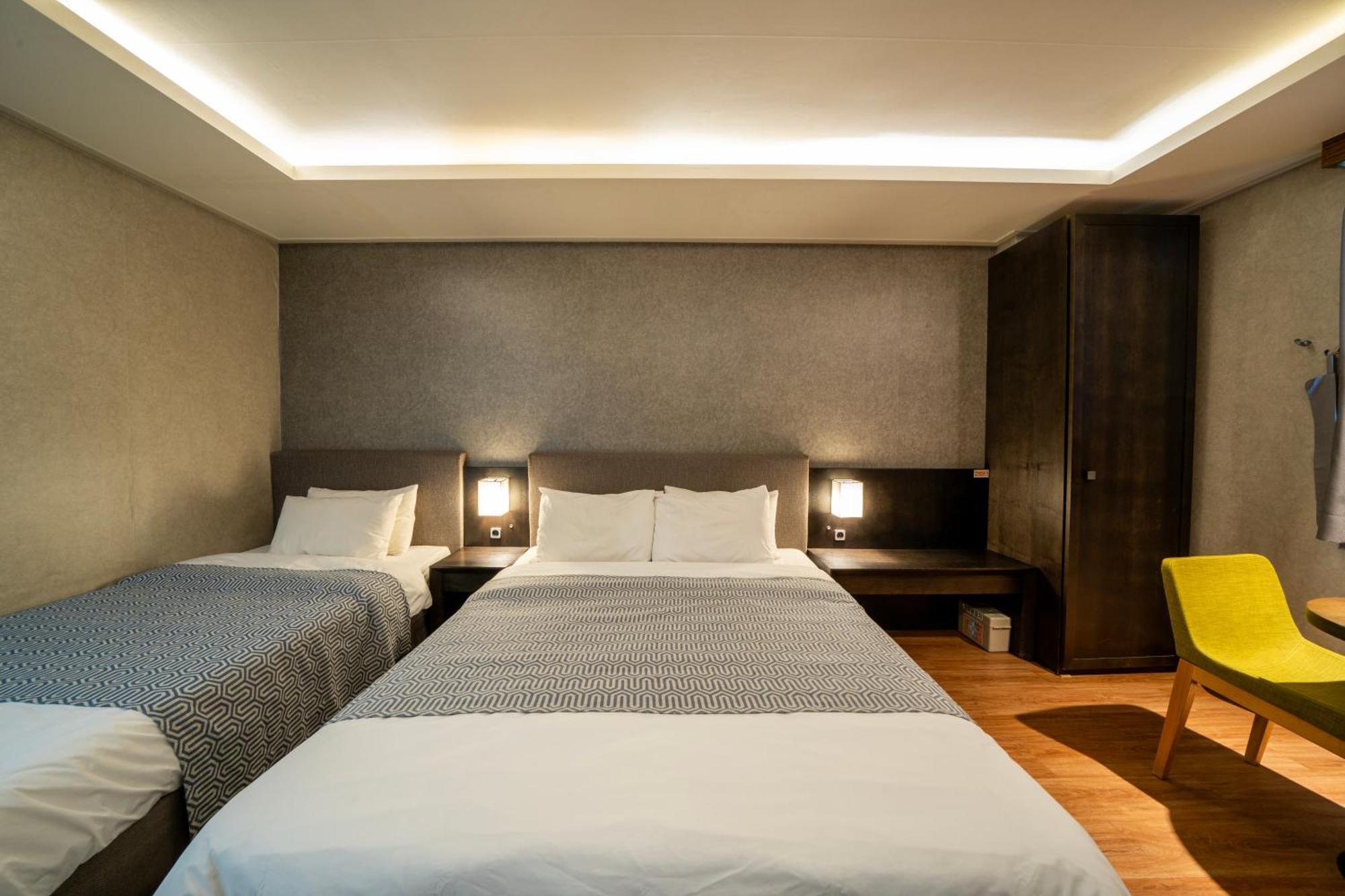I-Check Hyunjin Hotel Тонхэ Экстерьер фото