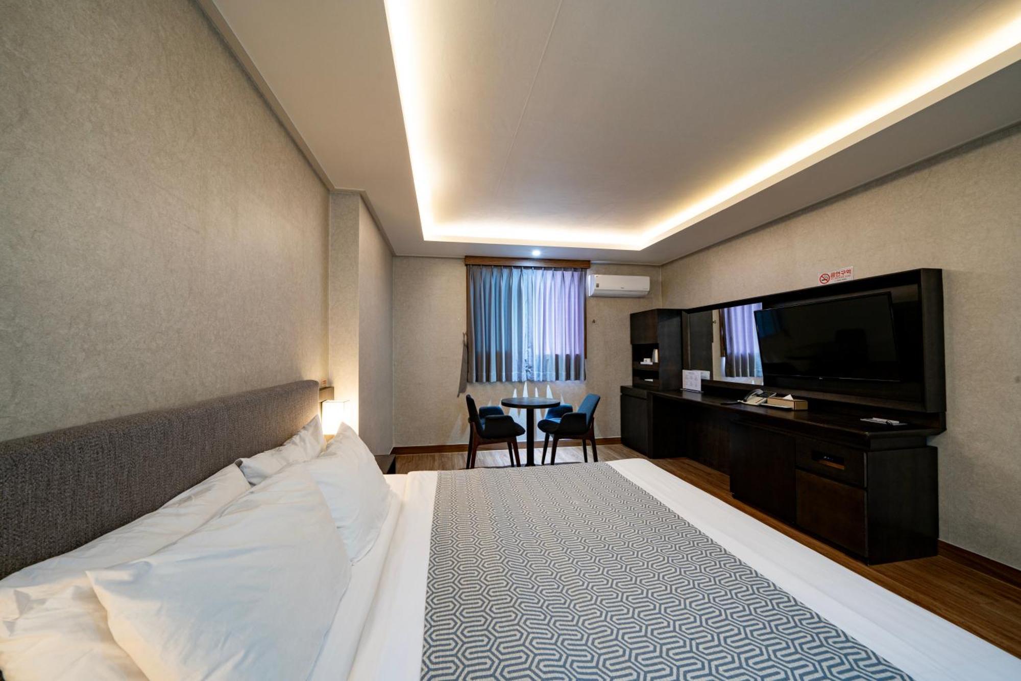 I-Check Hyunjin Hotel Тонхэ Экстерьер фото