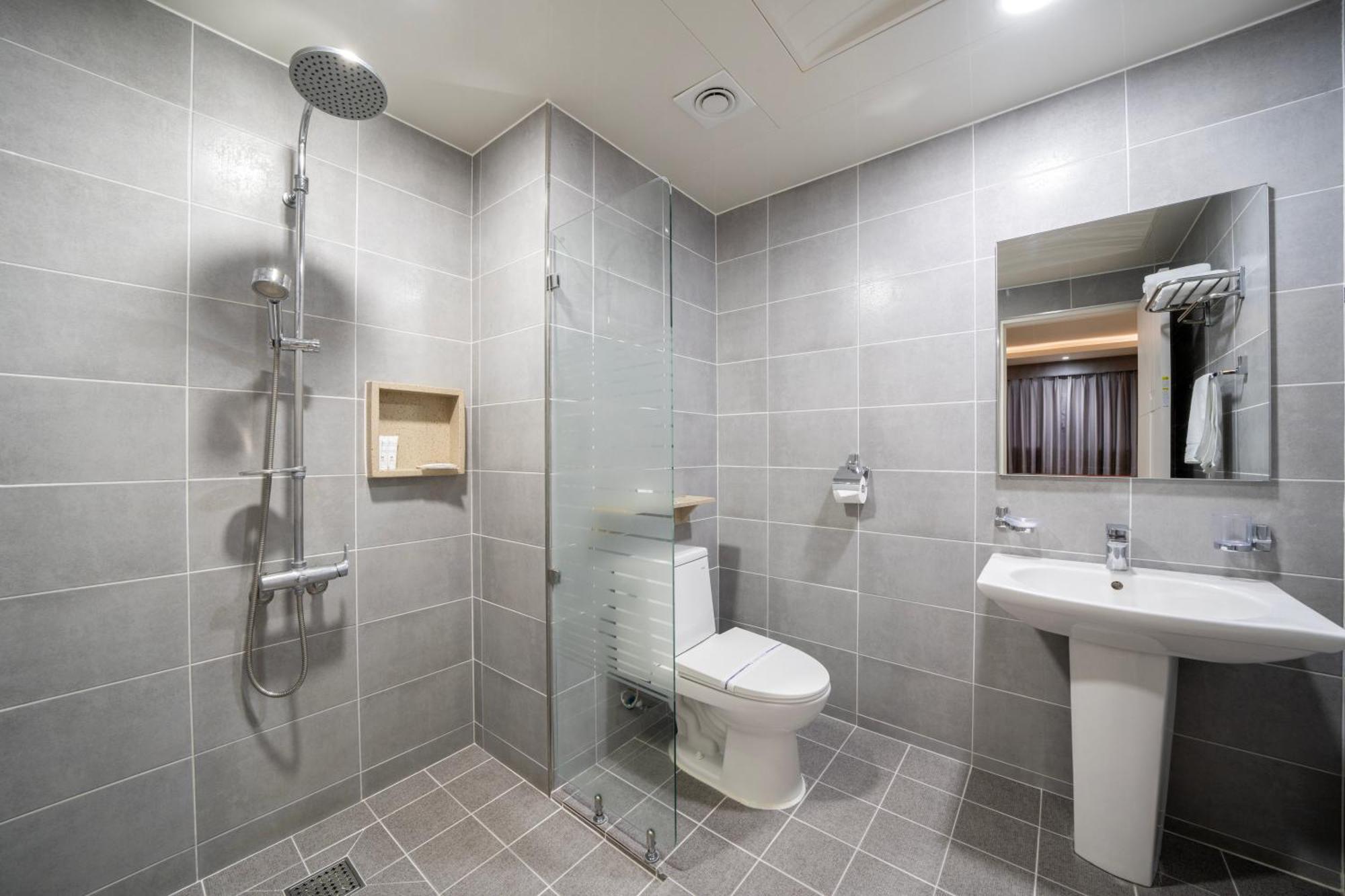 I-Check Hyunjin Hotel Тонхэ Экстерьер фото