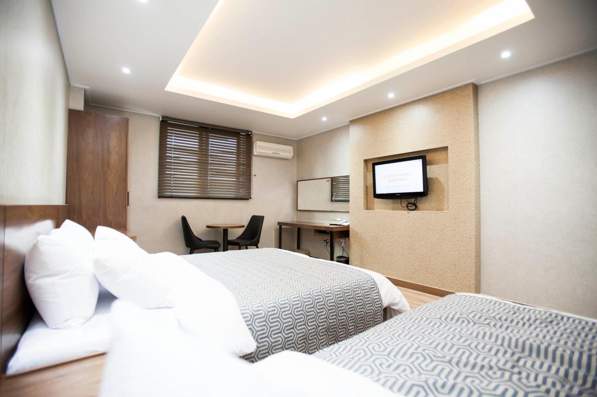 I-Check Hyunjin Hotel Тонхэ Экстерьер фото