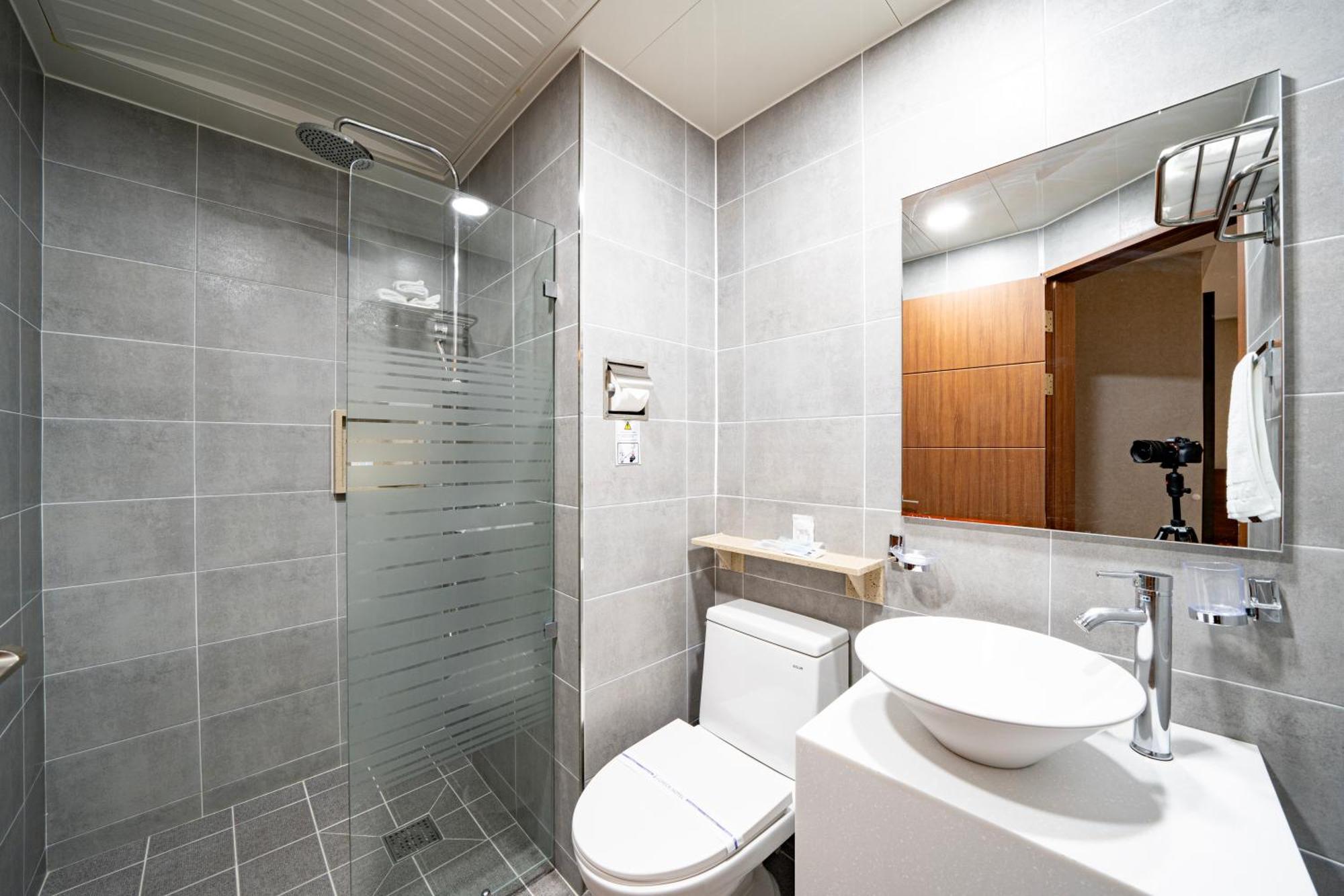 I-Check Hyunjin Hotel Тонхэ Экстерьер фото