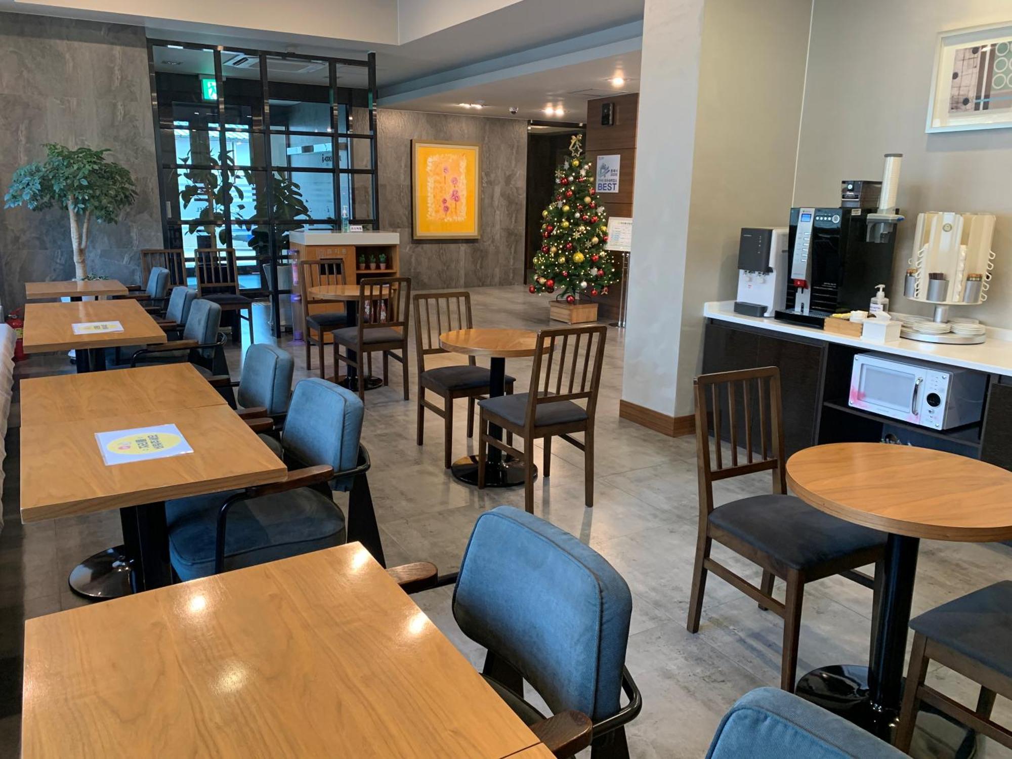 I-Check Hyunjin Hotel Тонхэ Экстерьер фото